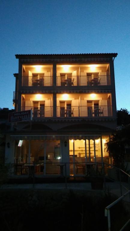 Villa Cortes Mali Iž Buitenkant foto